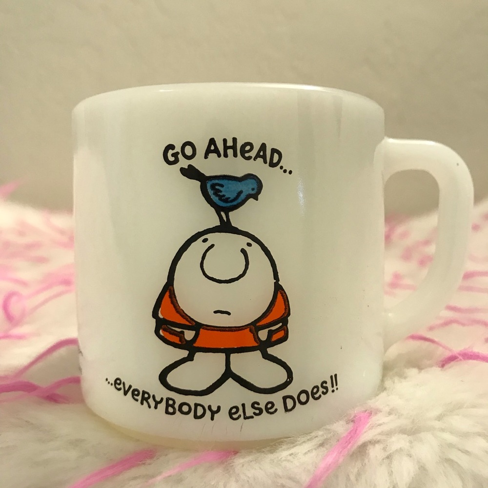 Vintage Ziggy federal milk glass 1977 H01
